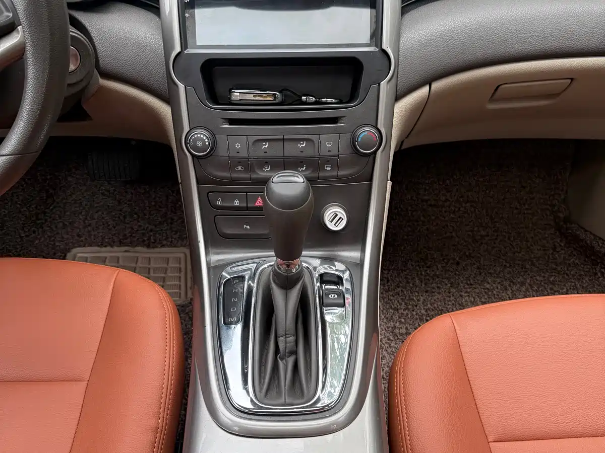 Chevrolet Malibu 2012 2.0L Automatic Comfort Edition фото 11