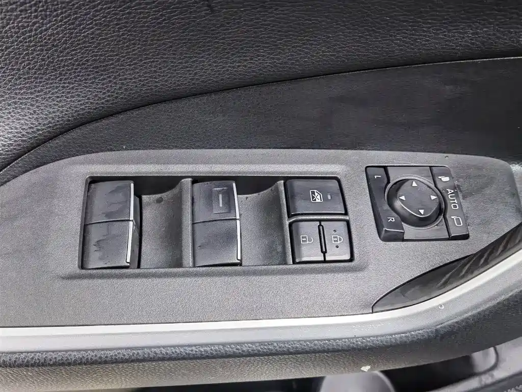 Toyota Wildlander 2022 2.0L CVT FWD Luxury PLUS Edition фото 9