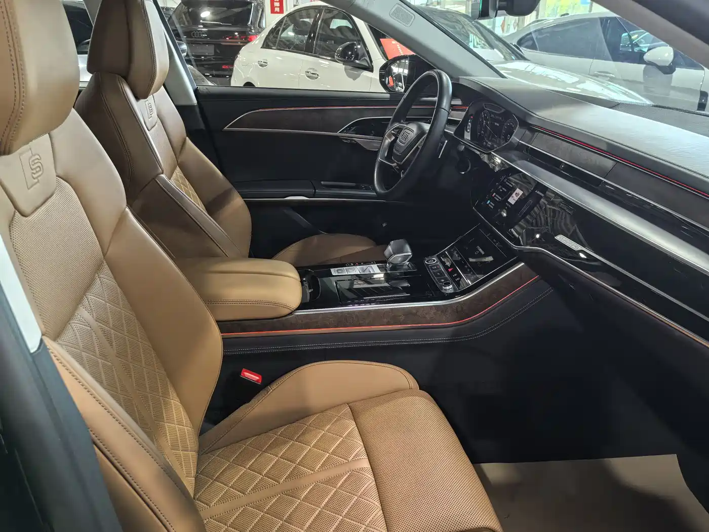 AUDI A8