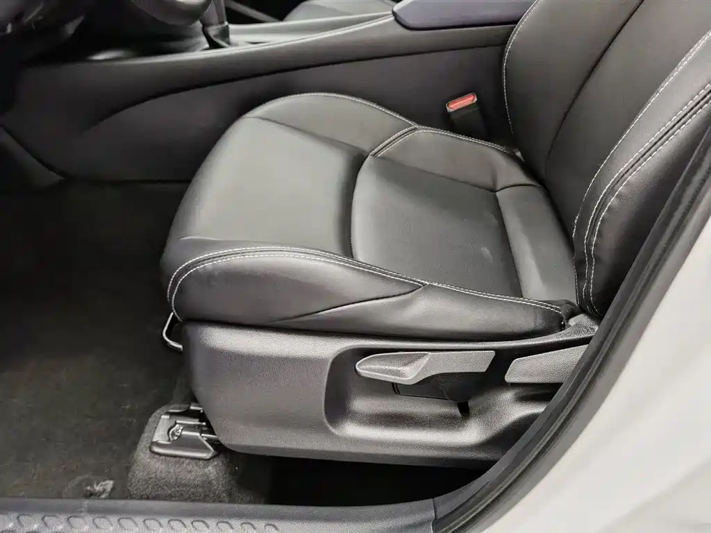 Toyota C-HR 2021 2.0L Comfort Edition фото 20