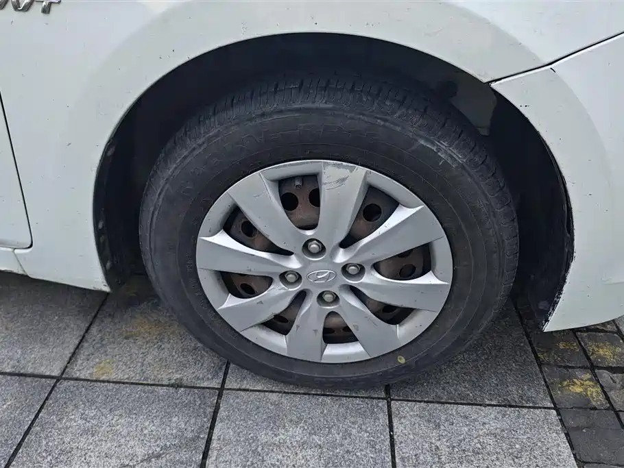 Hyundai Verna 2014 1.4L Manual Smart GLS фото 6