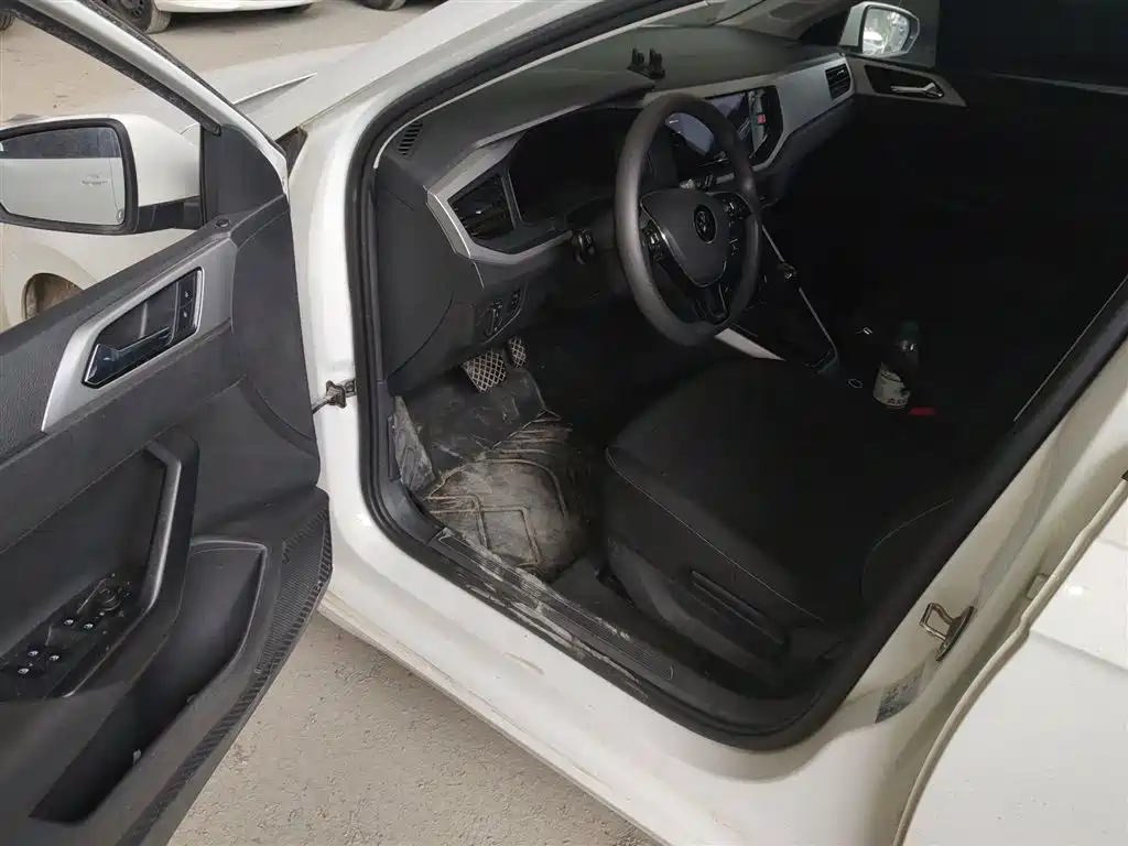 Volkswagen Polo 2023 Facelift Plus 1.5L Auto Joyful Living Edition фото 16