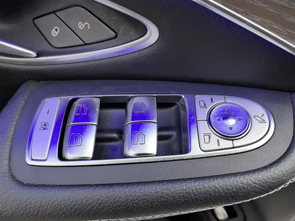 Mercedes-Benz GLC 2022 Facelift GLC 300 L 4MATIC Dynamic Collector's Edition фото 9