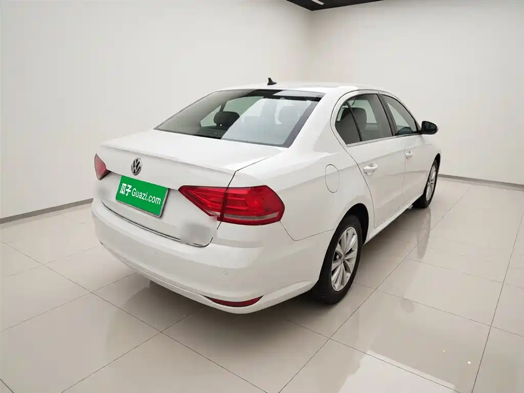 Volkswagen Lavida 2017 1.6L Automatic Comfort Edition фото 7