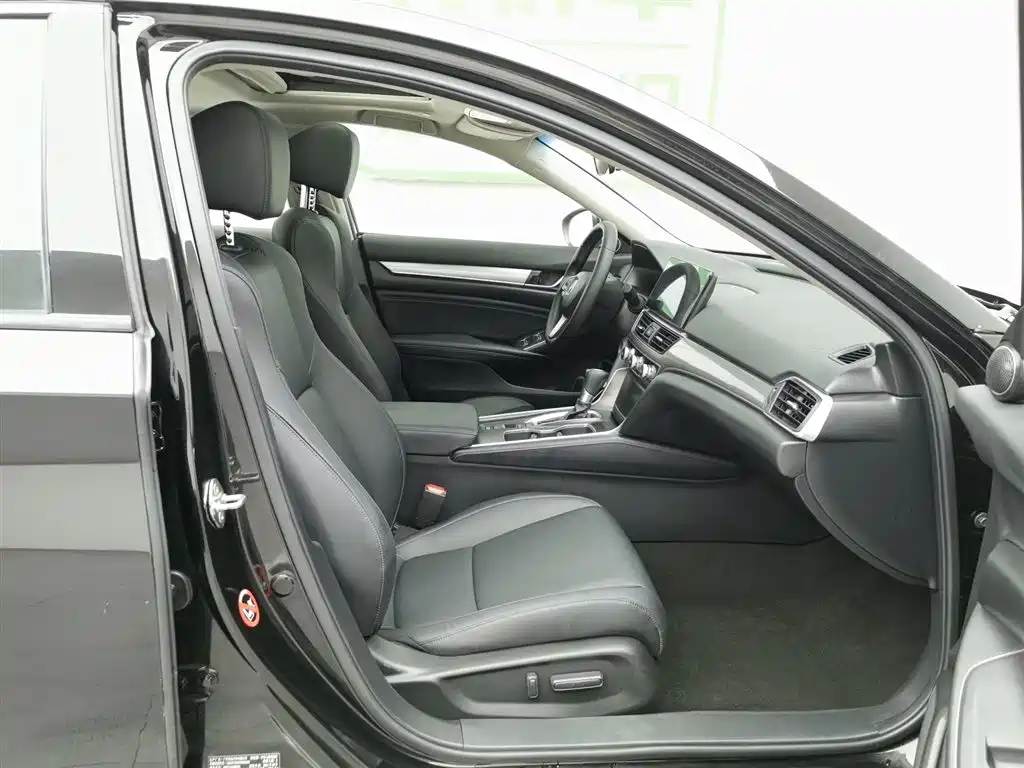 Honda Accord 2022 260TURBO Luxury Edition фото 23