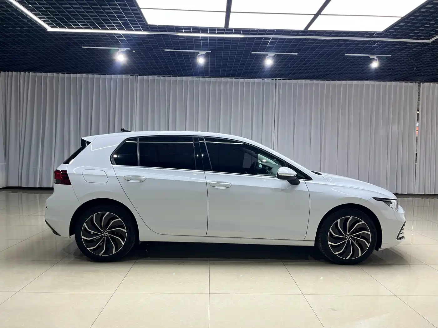 Volkswagen Golf 2021 280TSI DSG Pro Launch Edition фото 4
