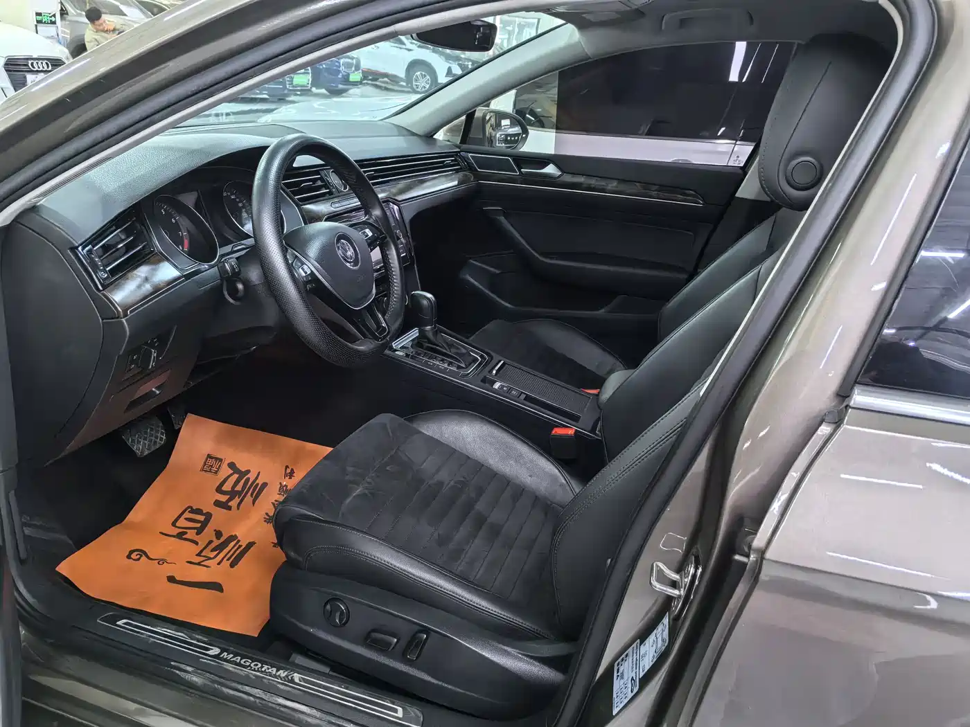 Volkswagen Magotan 2018 330TSI DSG Luxury фото 7