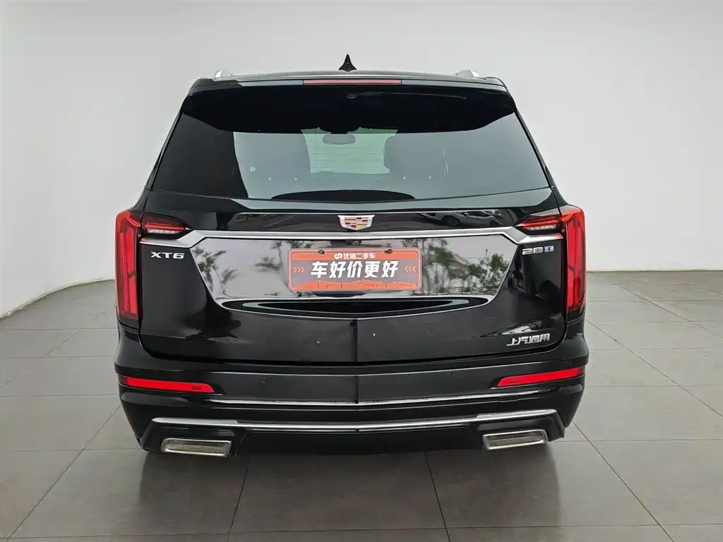 CADILLAC XT6