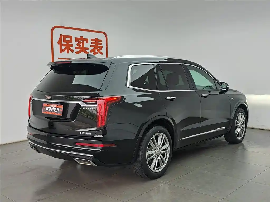 CADILLAC XT6