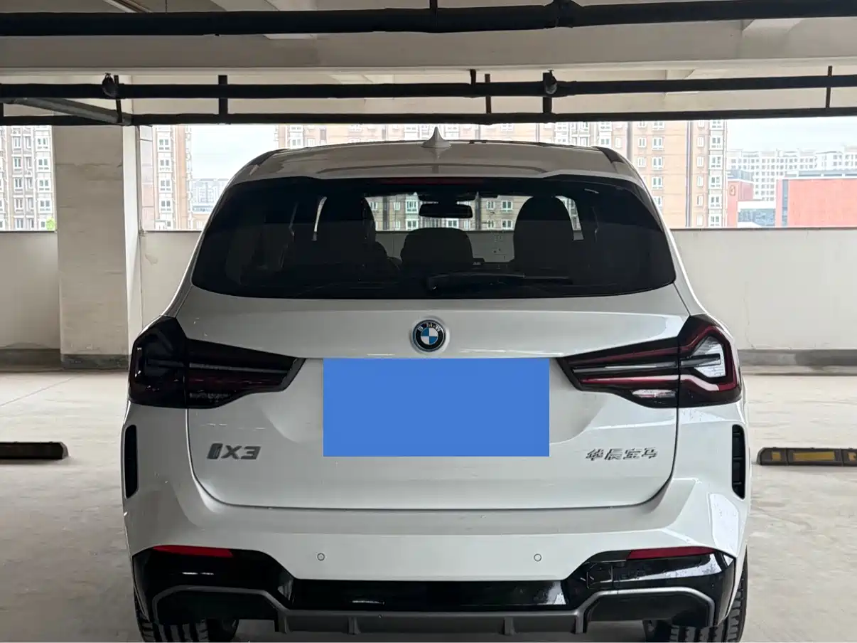 BMW iX3 2024 Leading Edition фото 5