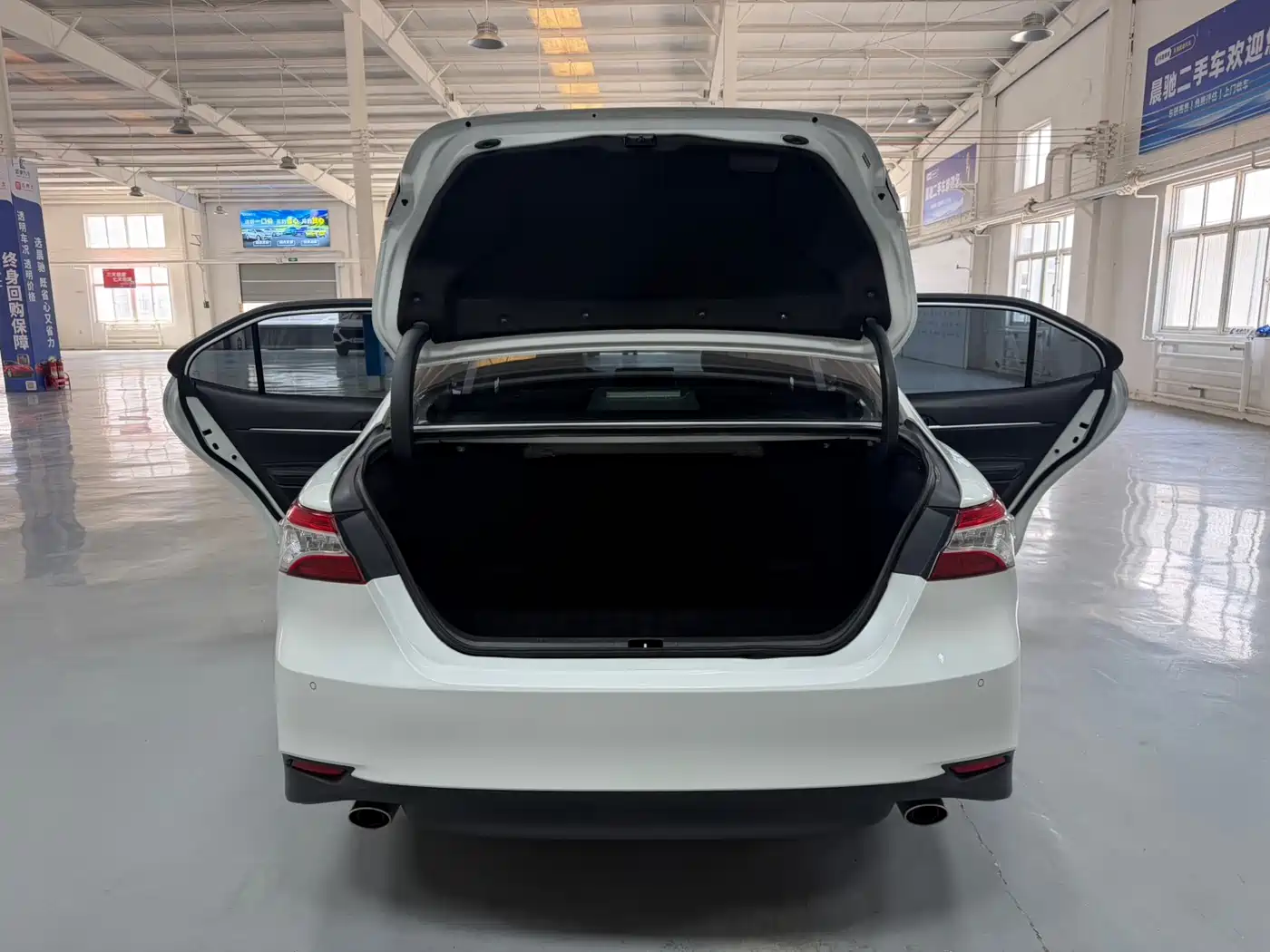 Toyota Camry 2021 2.0G Luxury Edition фото 16