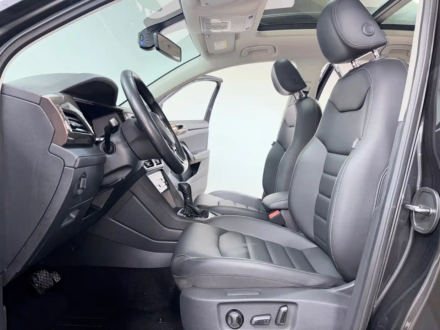 Volkswagen Tharu 2022 280TSI FWD Luxury Edition фото 7