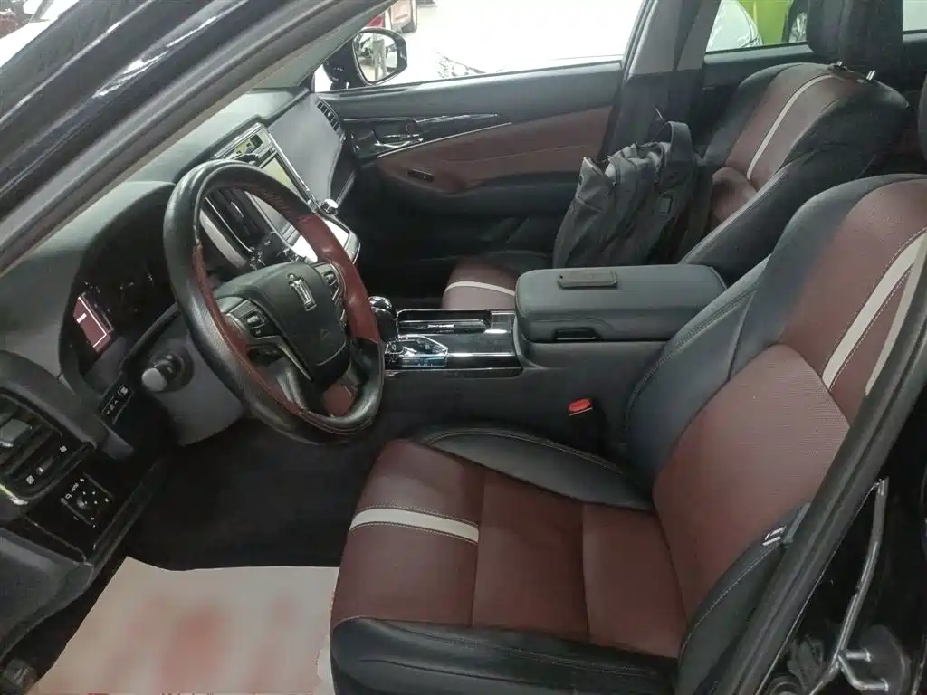 Toyota Crown 2017 2.0T Sport Edition фото 15
