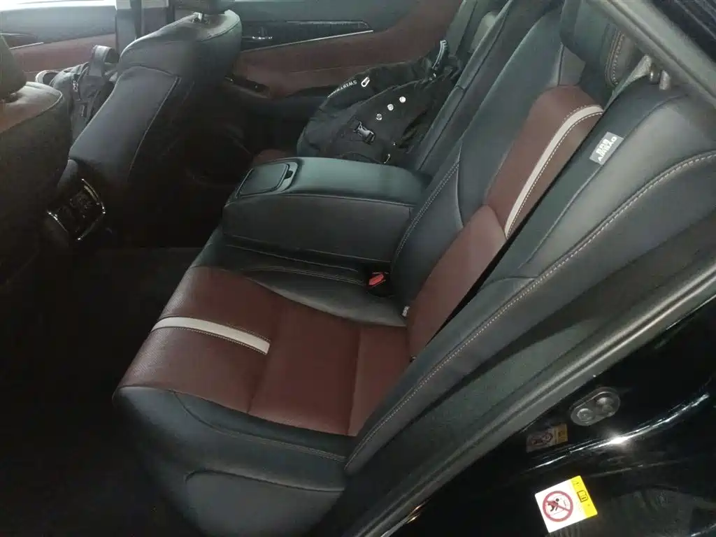 Toyota Crown 2017 2.0T Sport Edition фото 17