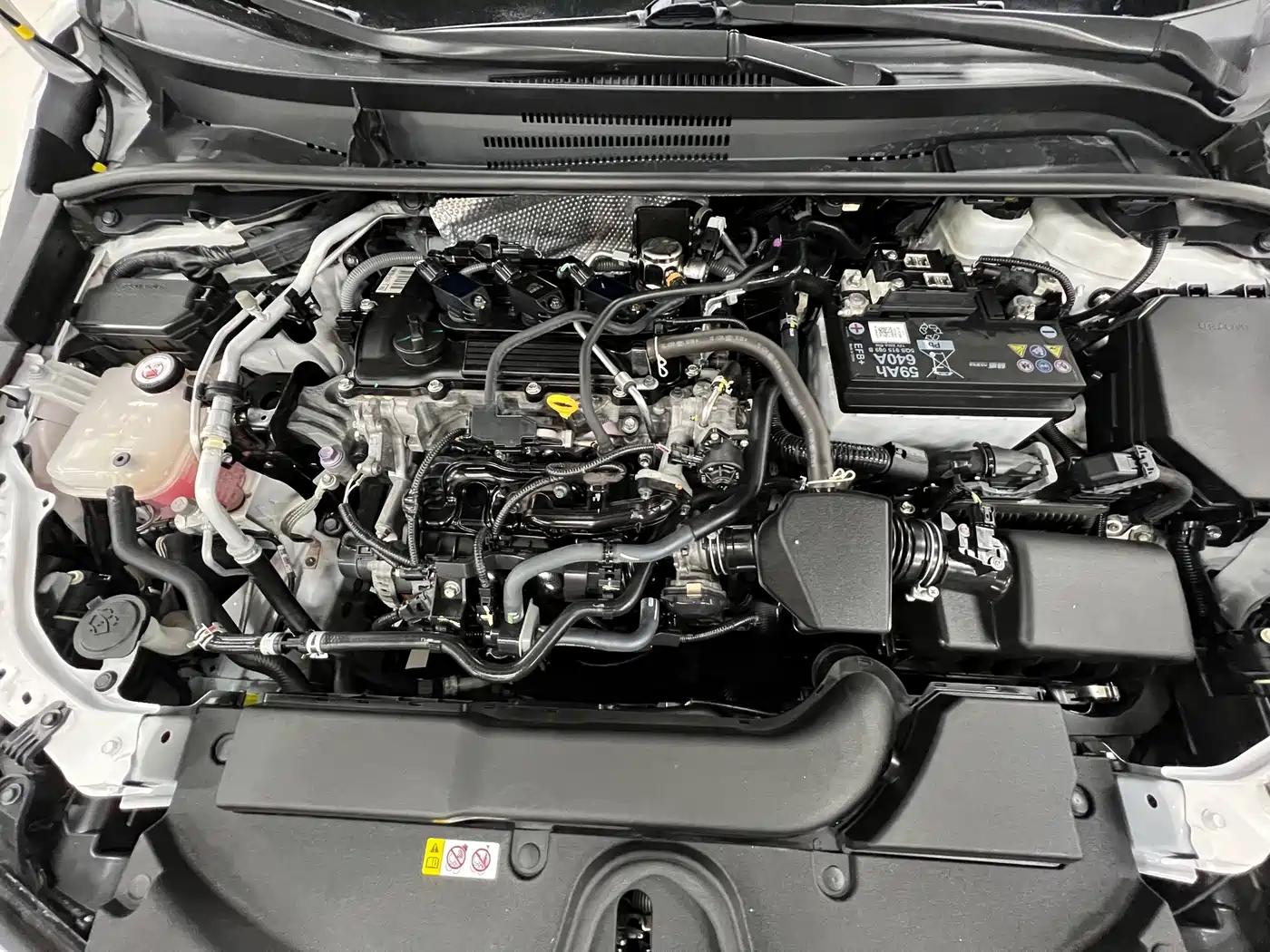 Toyota Corolla 2023 1.5L Pioneer Edition фото 18
