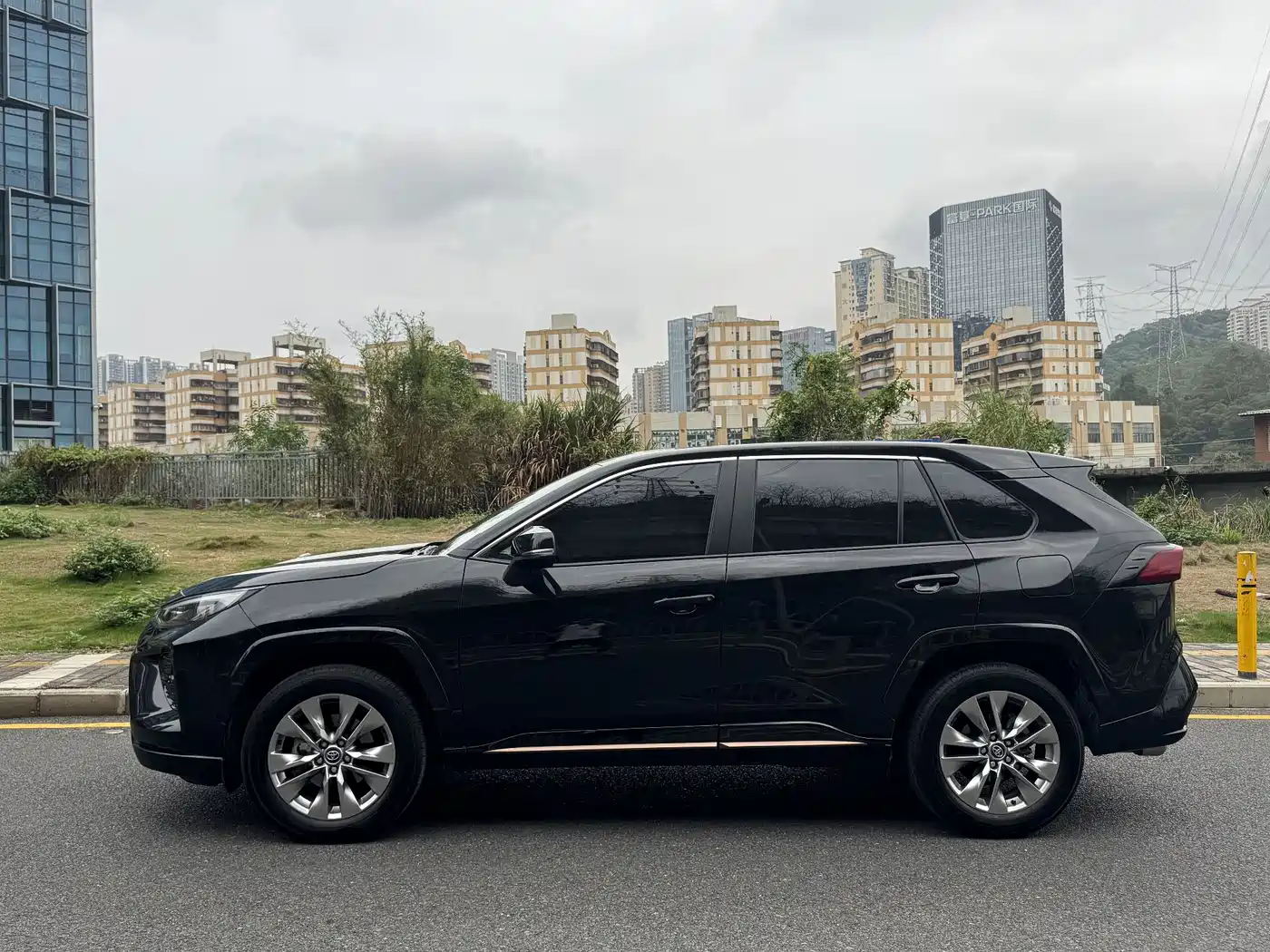 Toyota Wildlander 2024 2.0L CVT 2WD Urban Edition фото 4