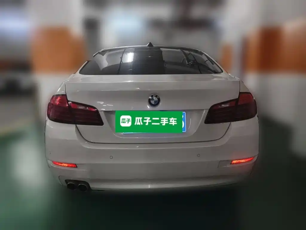 Photo 4 - BMW 5 Series (Import)