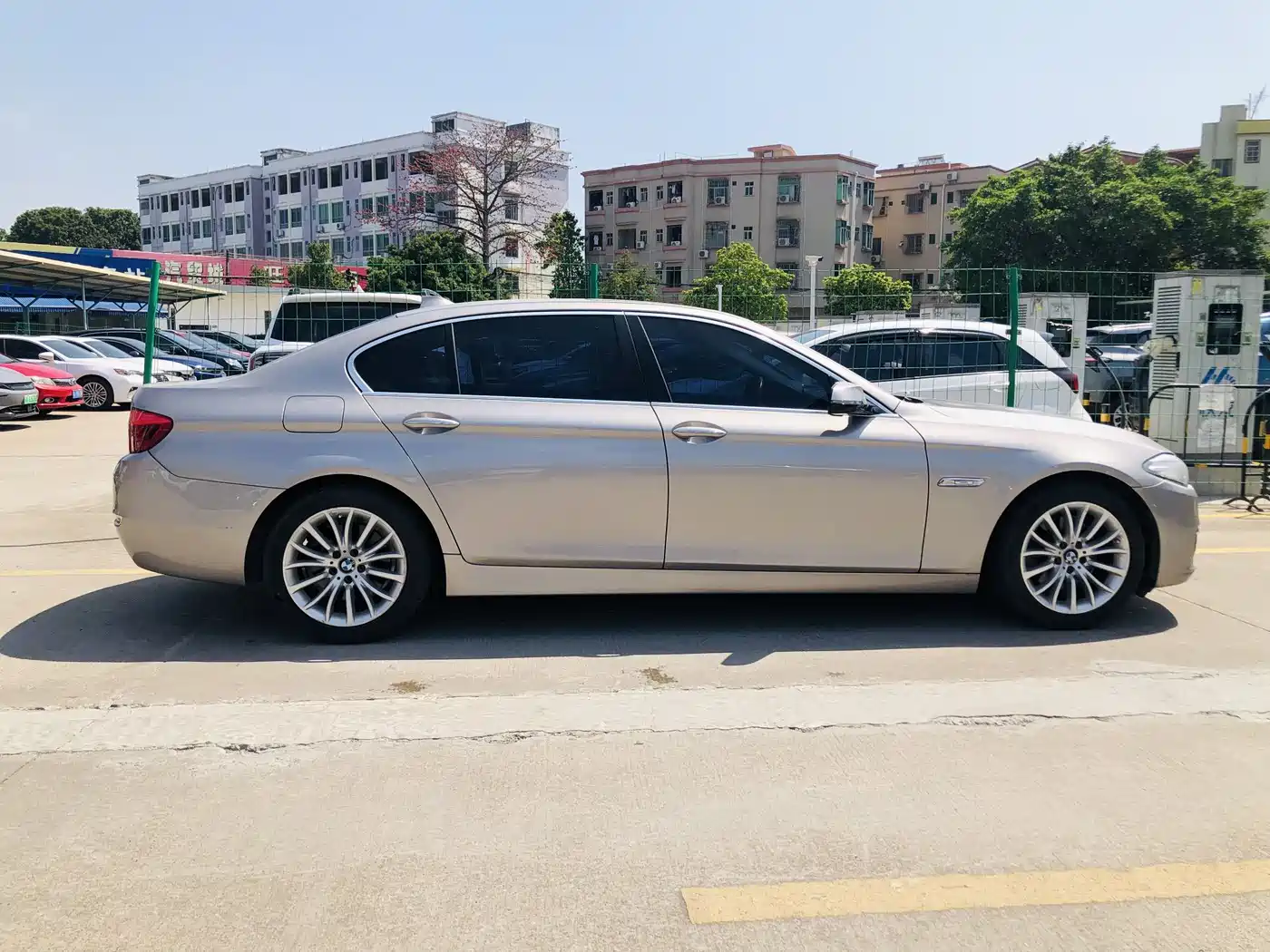 BMW 5 Series 2014 525Li Luxury Design Package фото 12