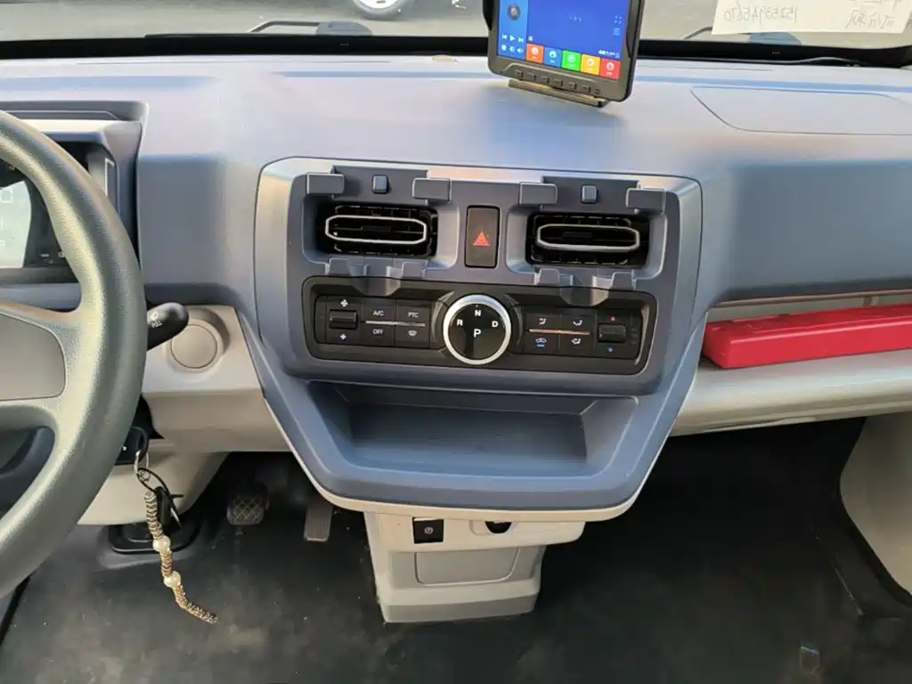 SRM Xinyuan Xinyuan E3 2026 2025 Model Fudi 310KM Utility Passenger