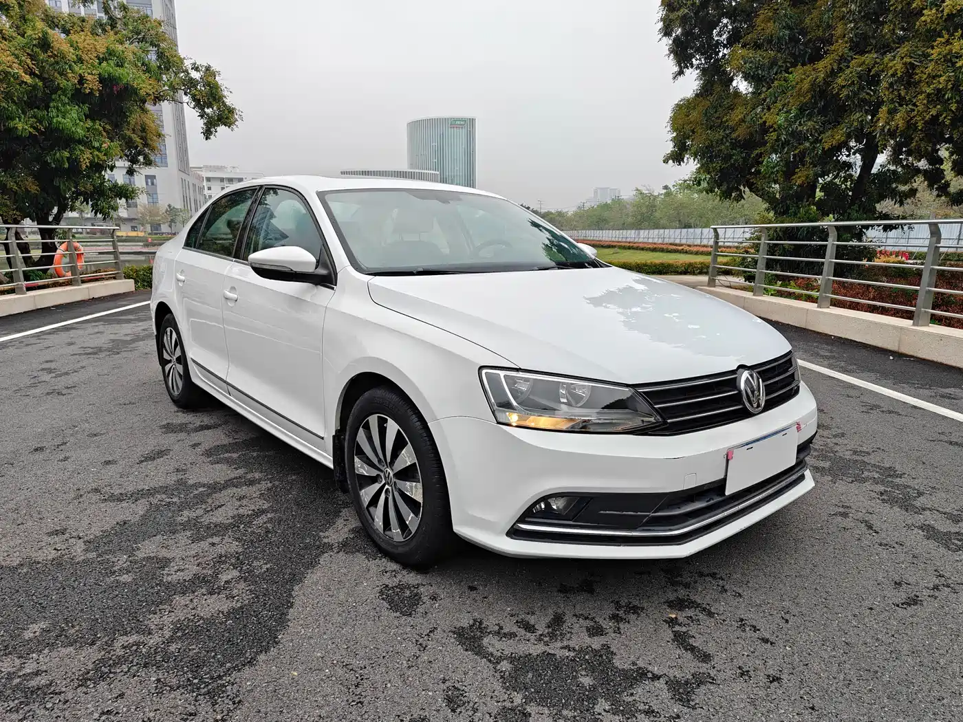 Volkswagen Sagitar 2018 1.6L Automatic Comfort фото 3