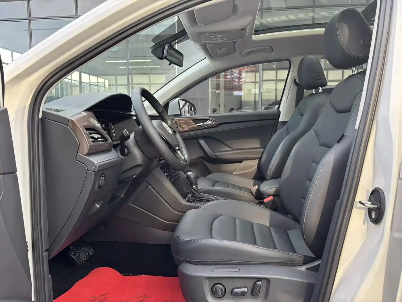 Volkswagen Tharu 2022 280TSI FWD Luxury Edition фото 5
