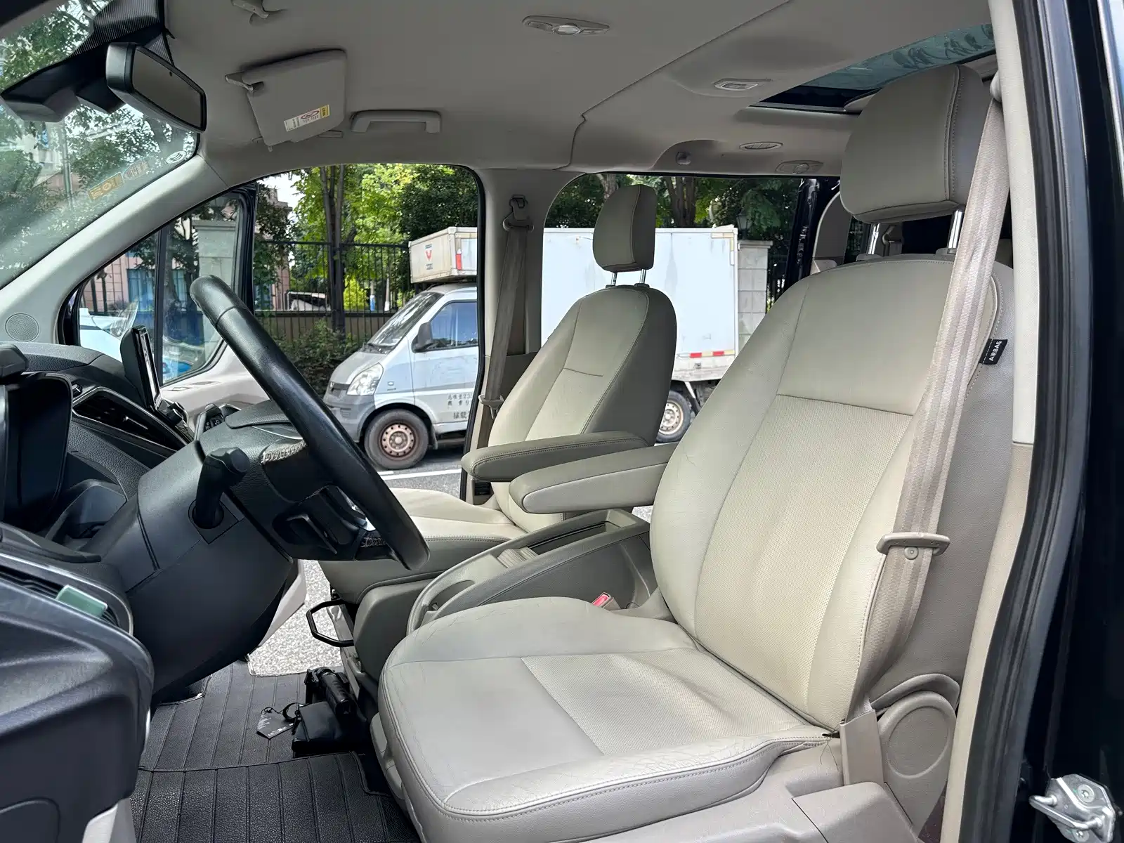 Photo 12 - Ford Tourneo