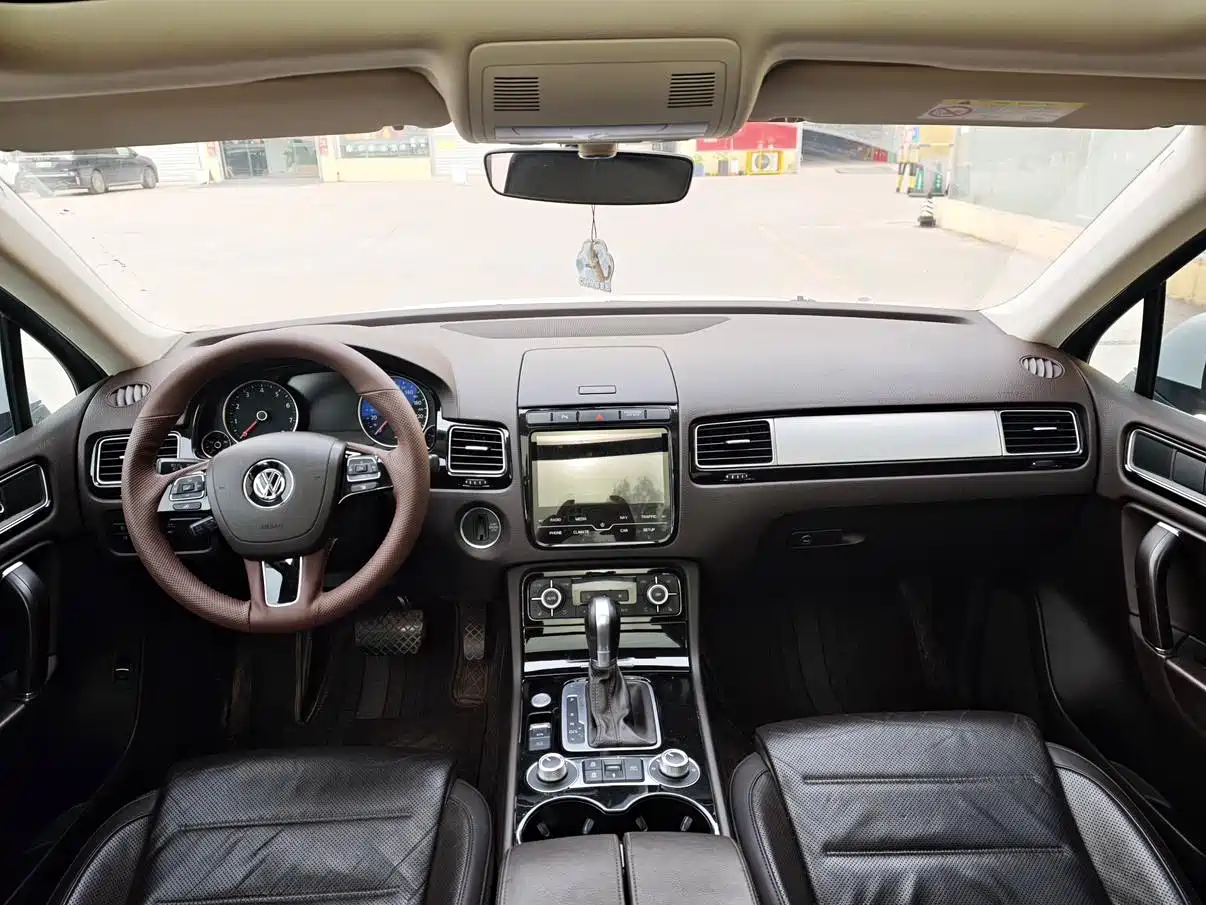 Volkswagen Touareg 2017 3.0TSI Explorer Edition фото 10