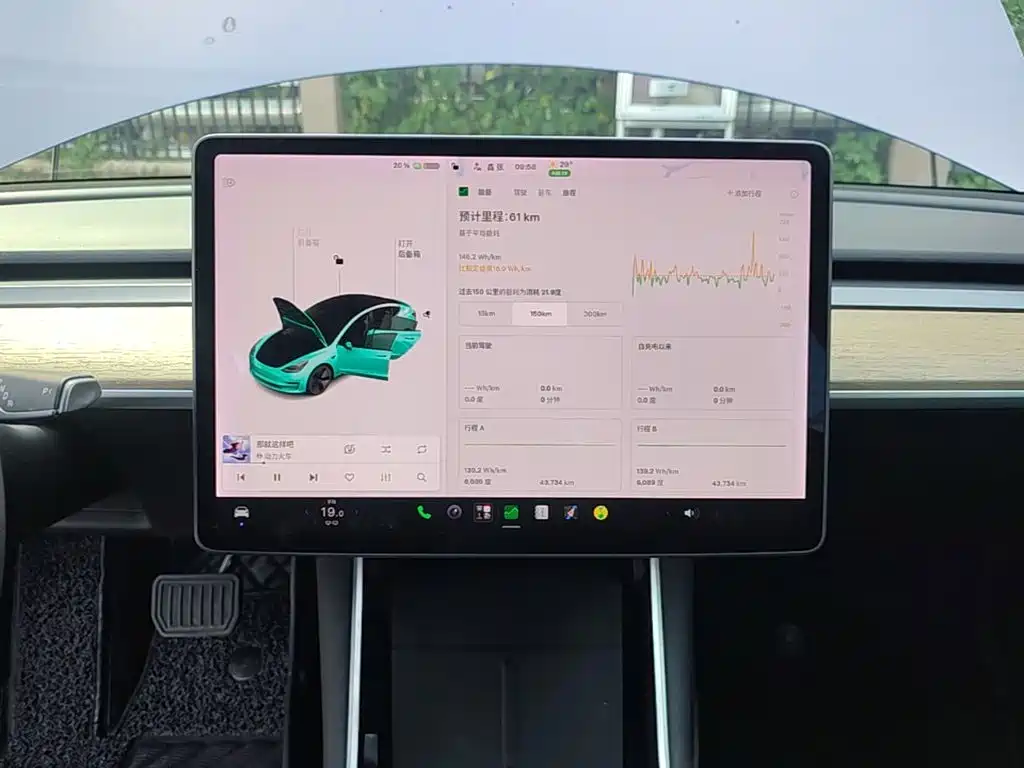 Фото 13 - Tesla Model 3
