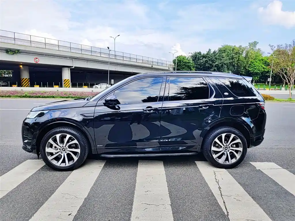 LAND ROVER DISCOVER NEW ENERGY SOURCES FOR SPORTS