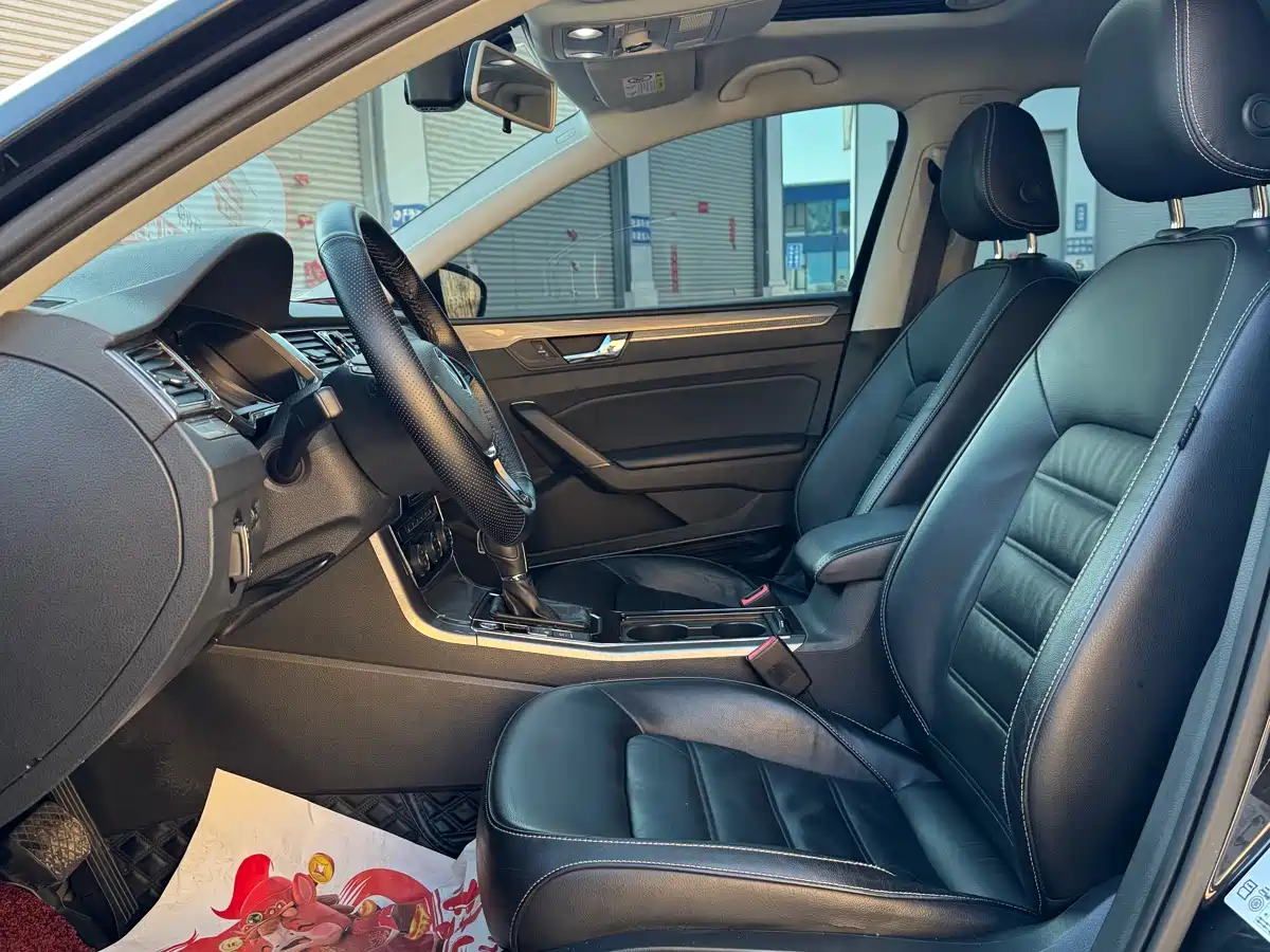 Volkswagen Passat 2017 330TSI DSG Prestige фото 11