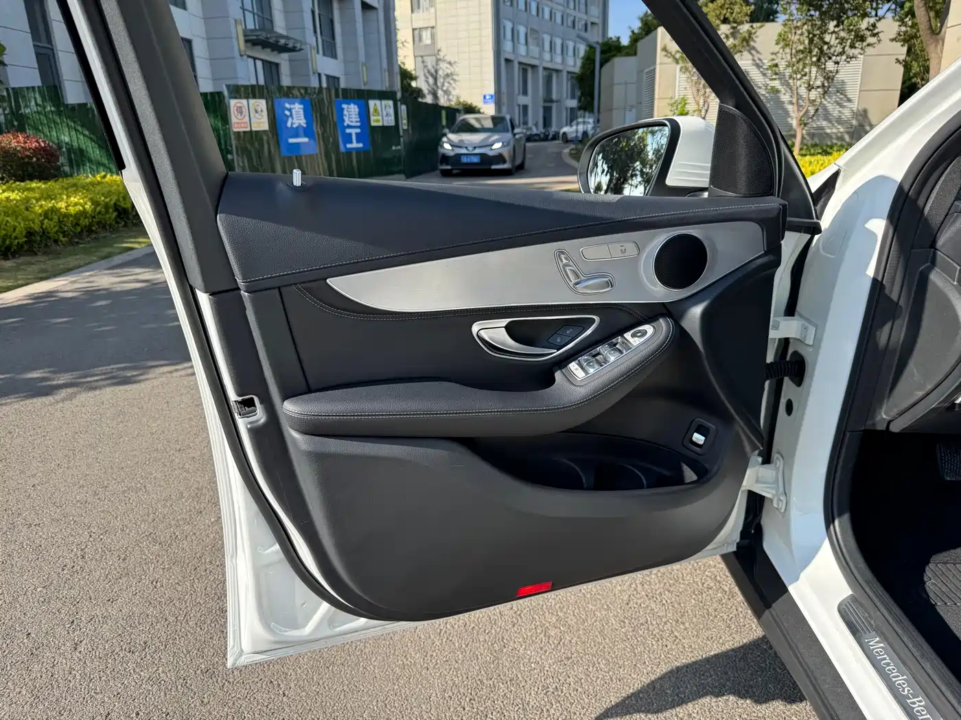 Mercedes-Benz GLC 2020 Facelift GLC 260 L 4MATIC Dynamic фото 16