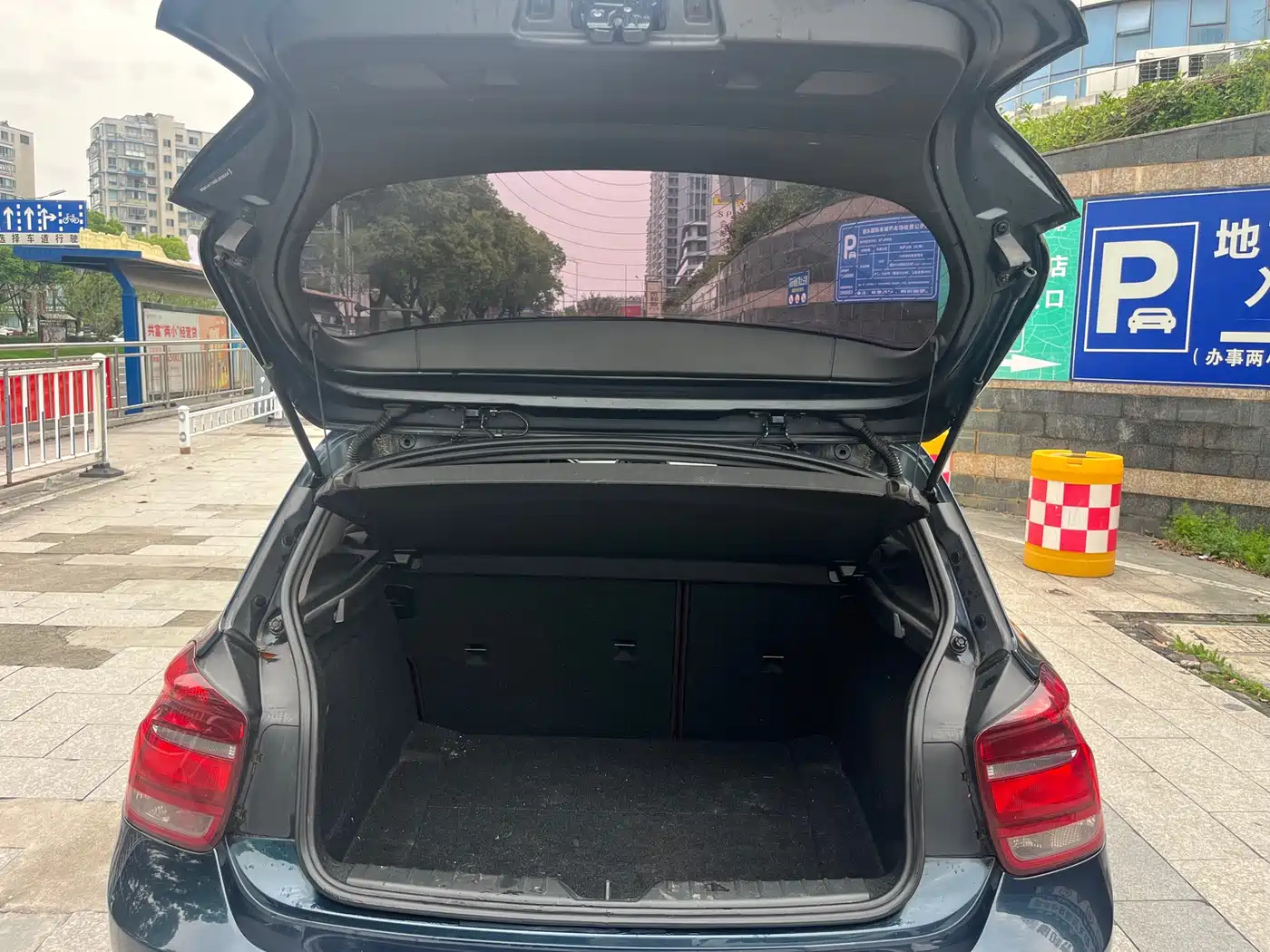 BMW 1 Series (Import) 2013 Facelift 116i Leading Model фото 4