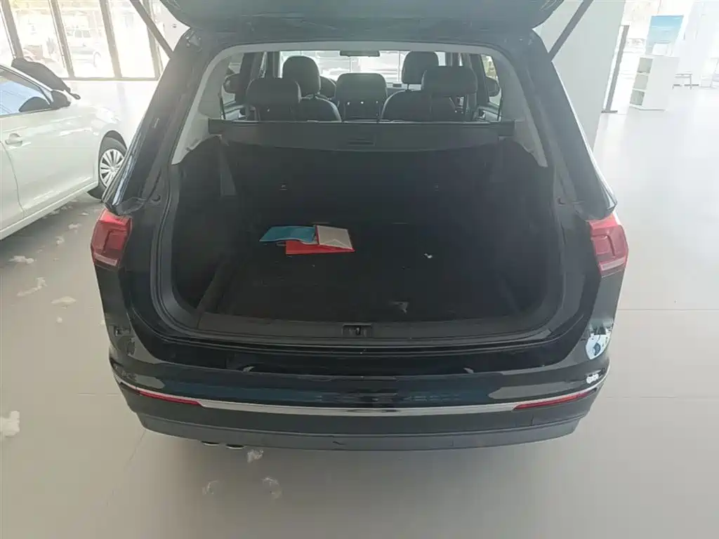 Volkswagen Tiguan L 2021 330TSI Automatic 2WD Smart фото 19