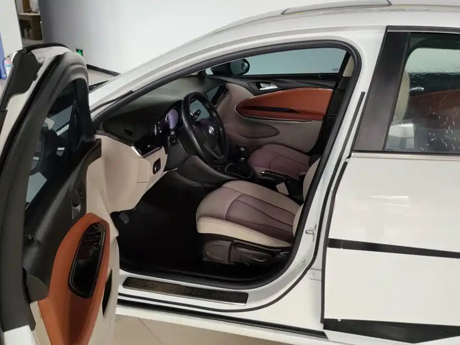 Фото 9 - Buick Verano