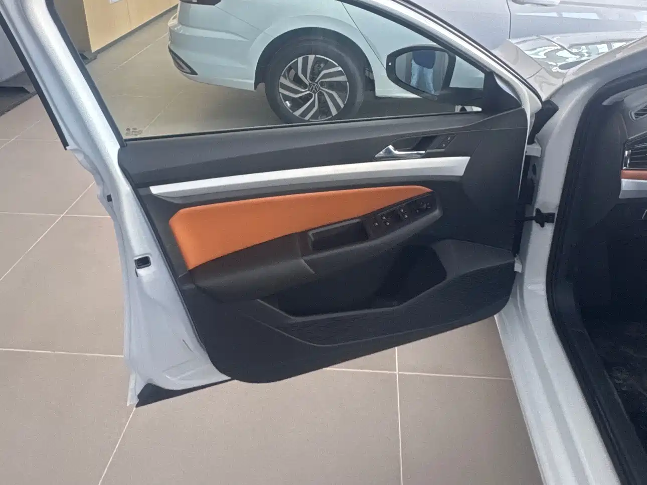 VOLKSWAGEN BORA