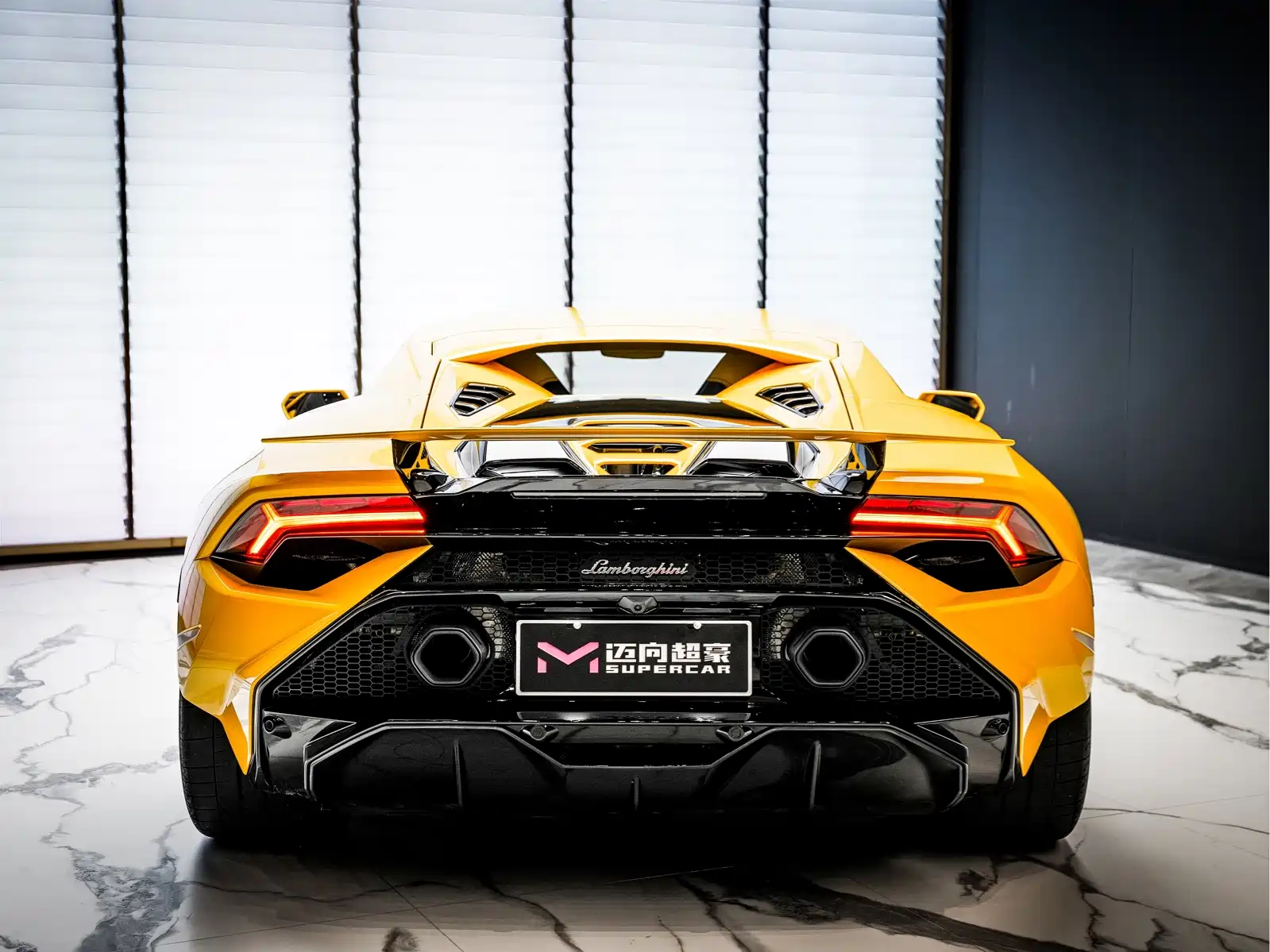 Фото 4 - Lamborghini Huracán