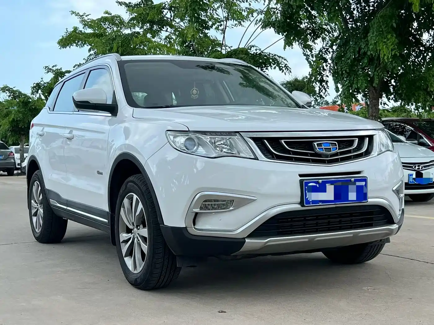 Фото 3 - Geely Boyue