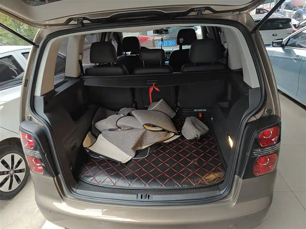 Volkswagen Touran 2015 1.4T DSG Comfort Edition 5-seater фото 19