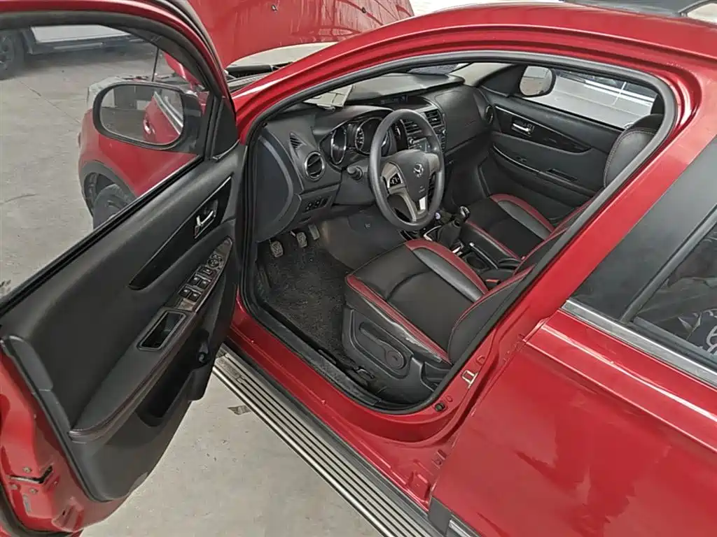 صورة 16 - BAIC Huansu S3