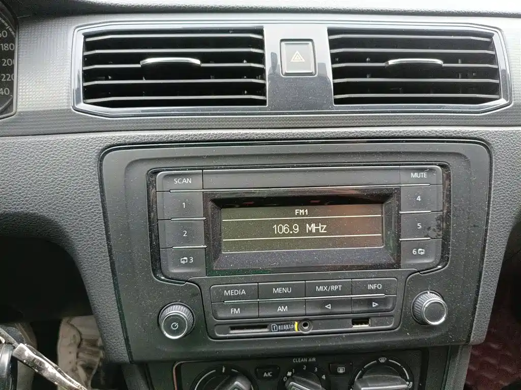 Volkswagen Santana 2019 1.5L Manual Trend China VI фото 5