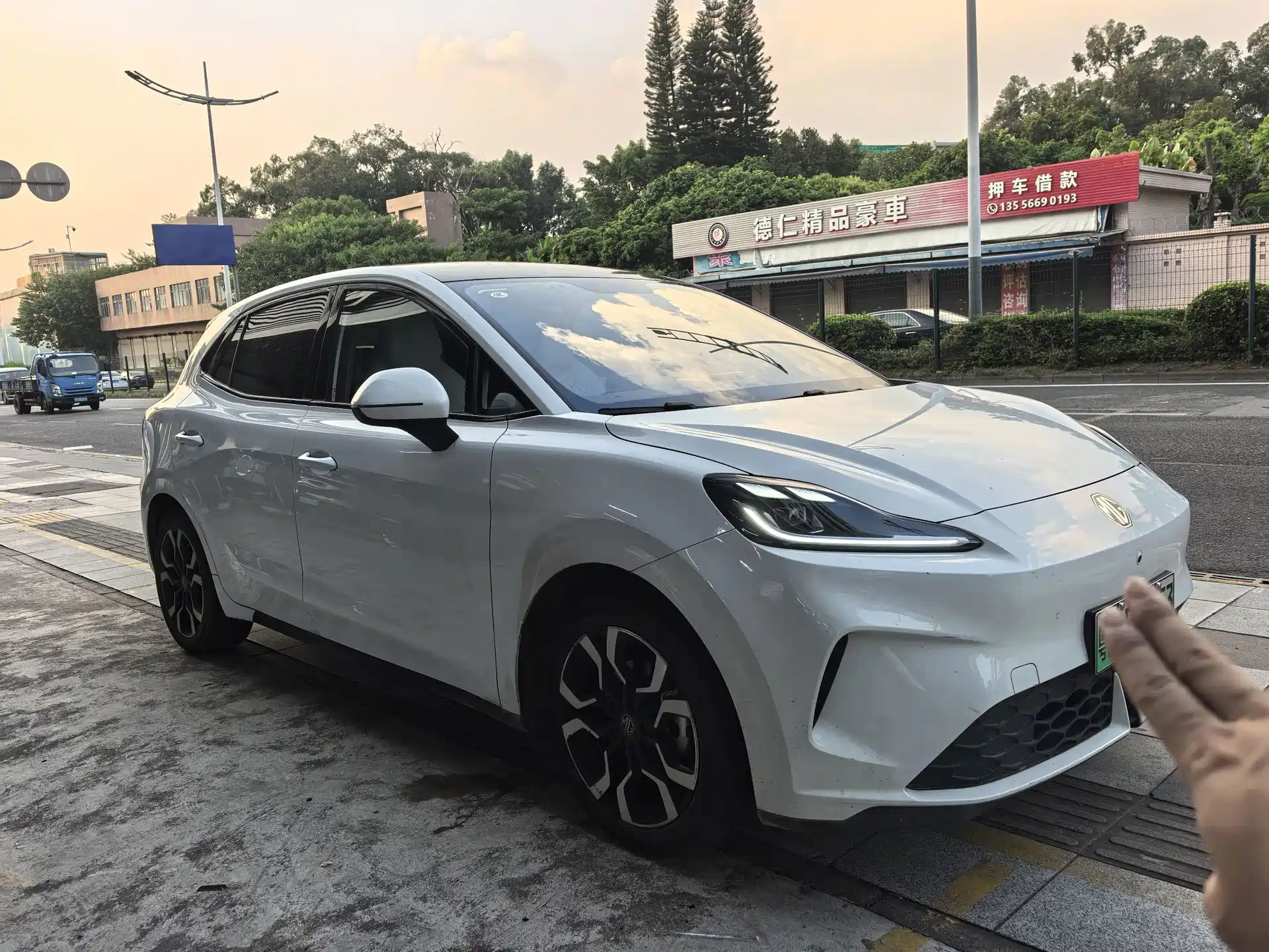 Фото 3 - MG MG4 EV
