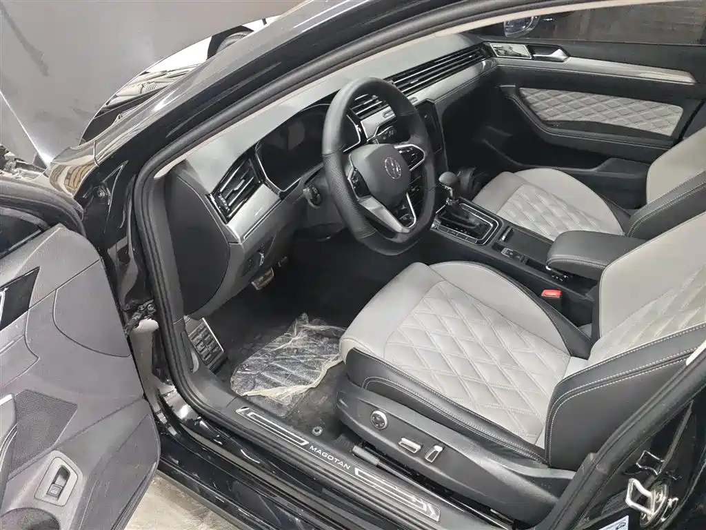 Volkswagen Magotan 2023 Model 2 Million Units Commemorative Edition 280TSI DSG Leading Version фото 16