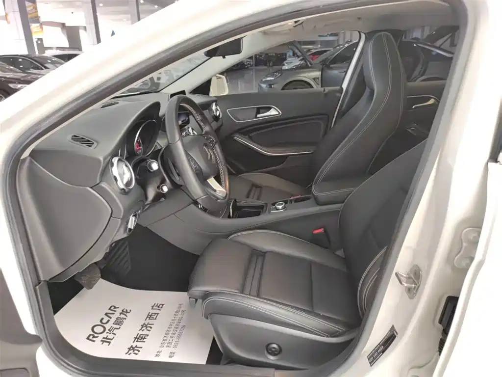 Mercedes-Benz GLA 2017 GLA 200 Dynamic фото 26