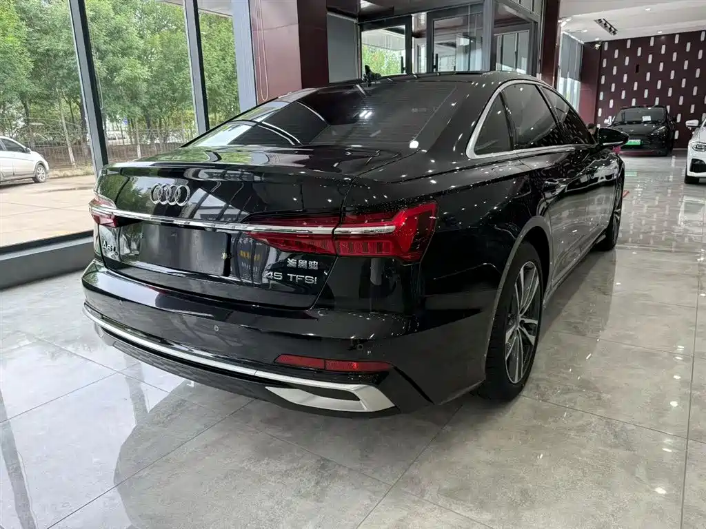 Audi A6L 2021 40 TFSI Luxury Sport фото 5