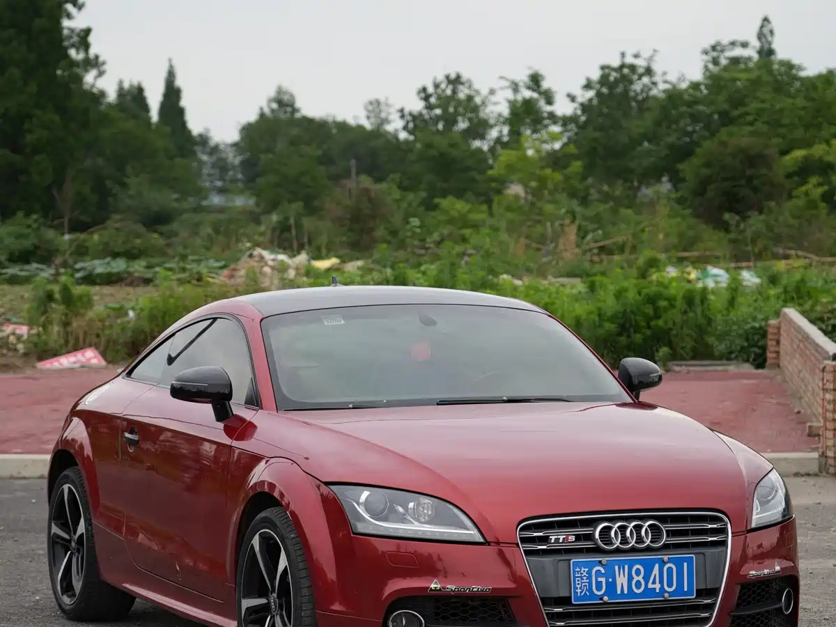 Audi TT 2011 TT Coupe 2.0TFSI фото 3