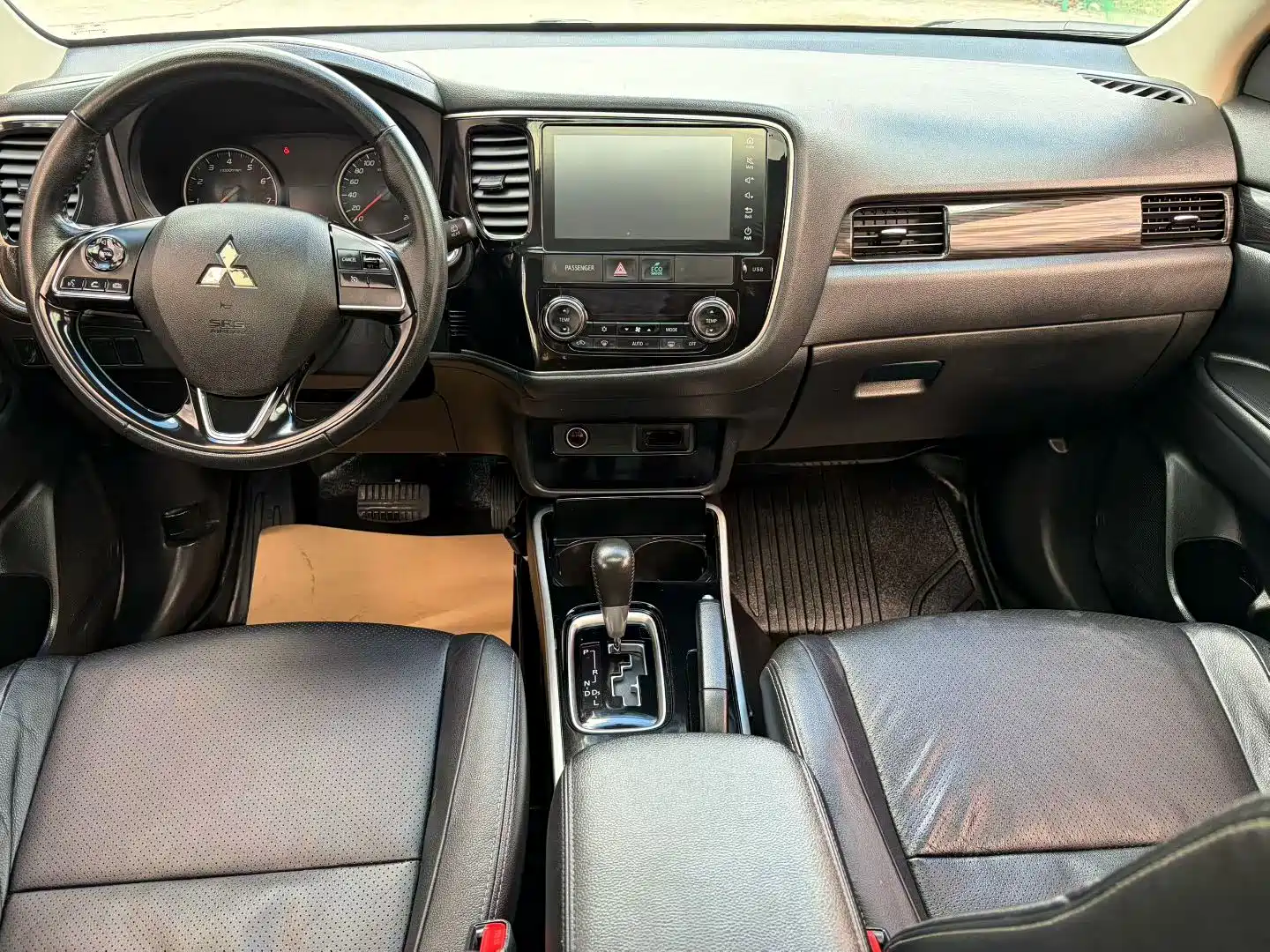 Фото 6 - Mitsubishi Outlander