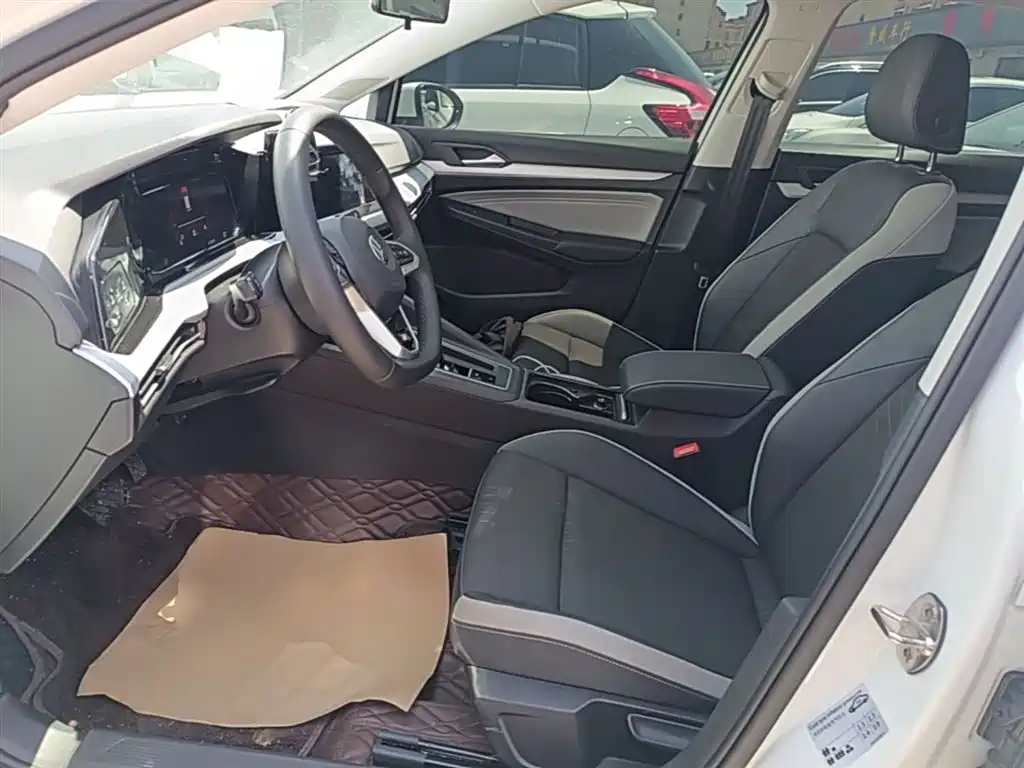 Volkswagen Golf 2023 Facelift 280TSI DSG Pro фото 15