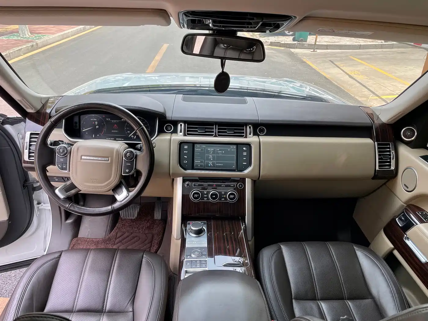 Land Rover Range Rover 2015 3.0 SC V6 Vogue SE Genesis Extended Edition фото 4