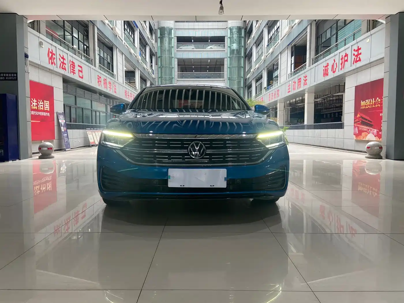 Volkswagen Sagitar 2023 300TSI DSG Surpassing Edition фото 2
