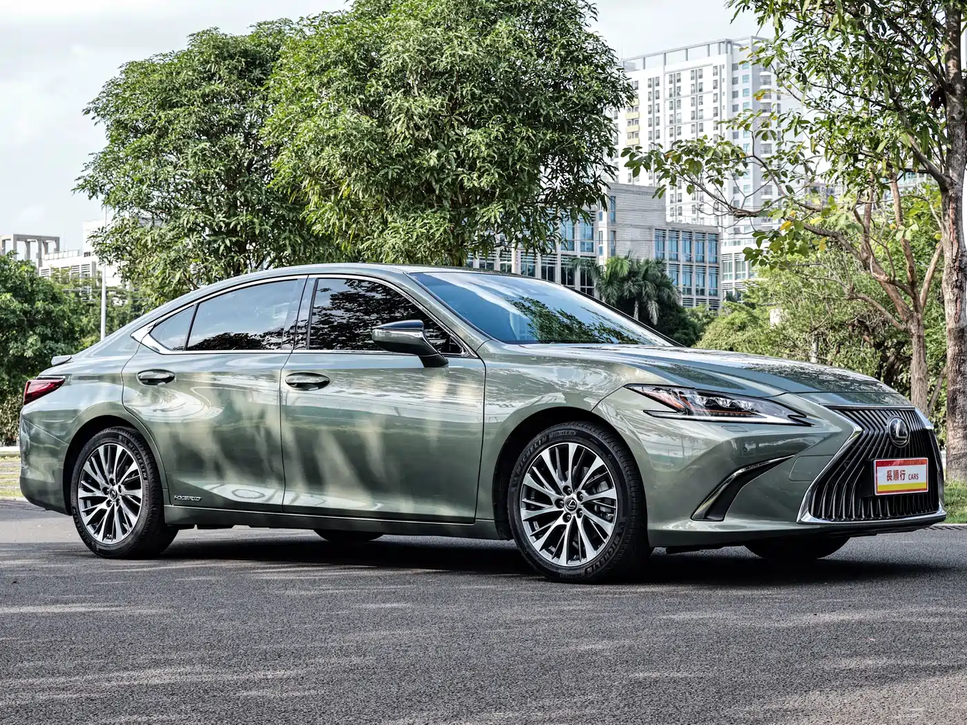 Lexus ES 2018 300h Premium Edition China V фото 3
